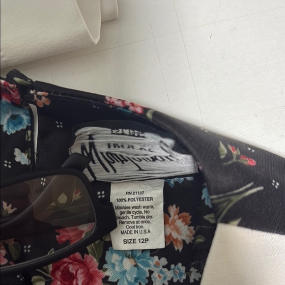 Whirlaway Frocks Floral Black Dress with Lace Collar Size 12P - Picture 11 of 11